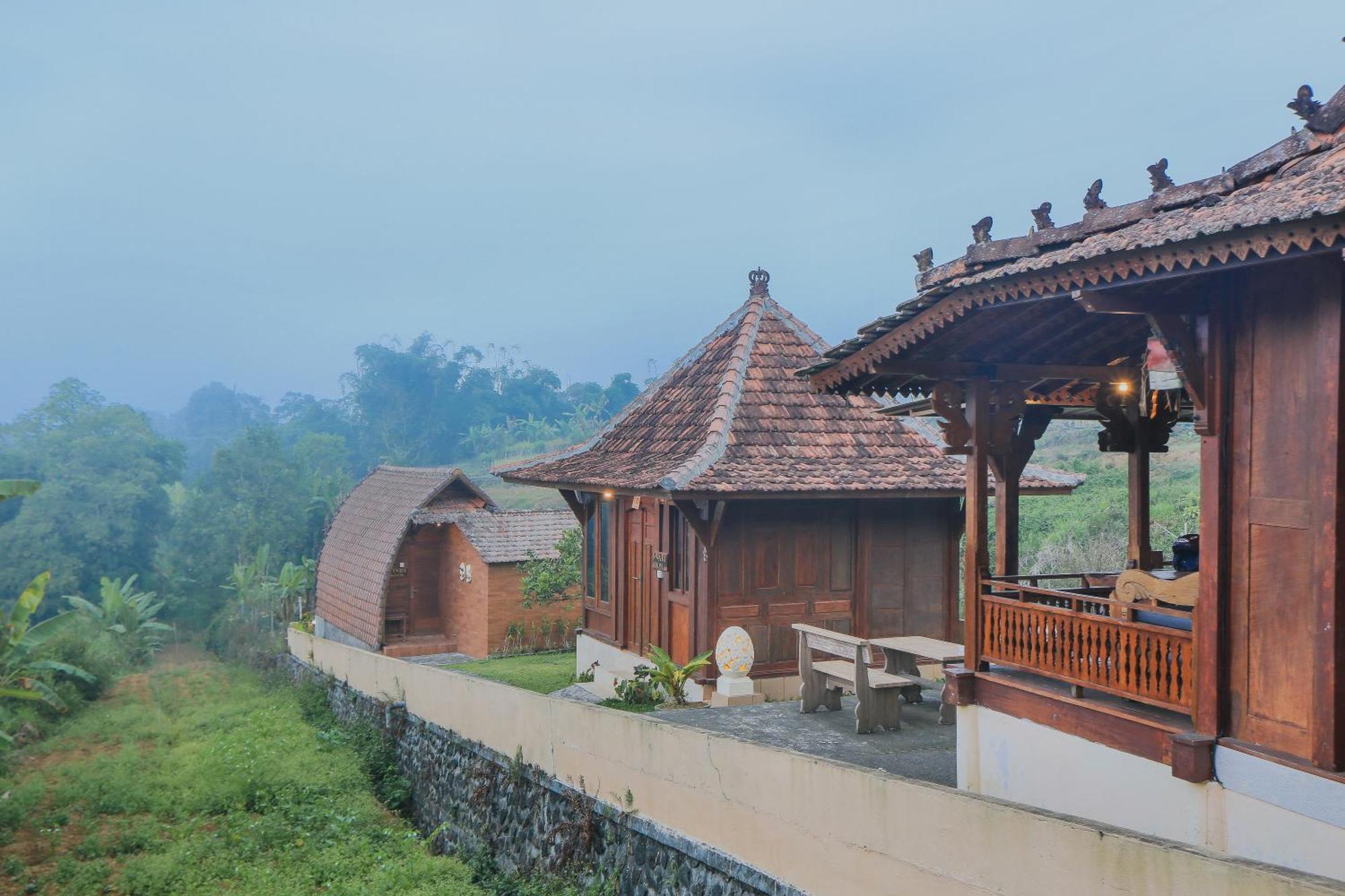 Tunjung Sari Villa Bedugul Bedugul  Exterior photo